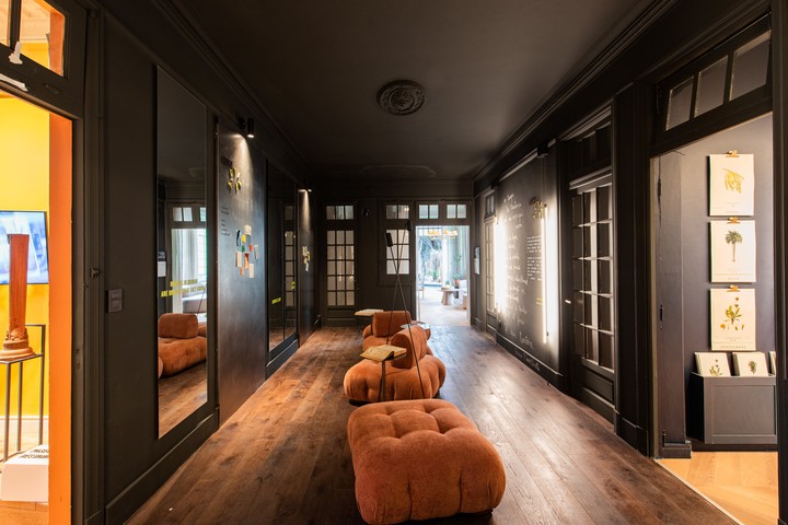 Pausa Activa. instalación artística con guiños a la Academia Argüello.