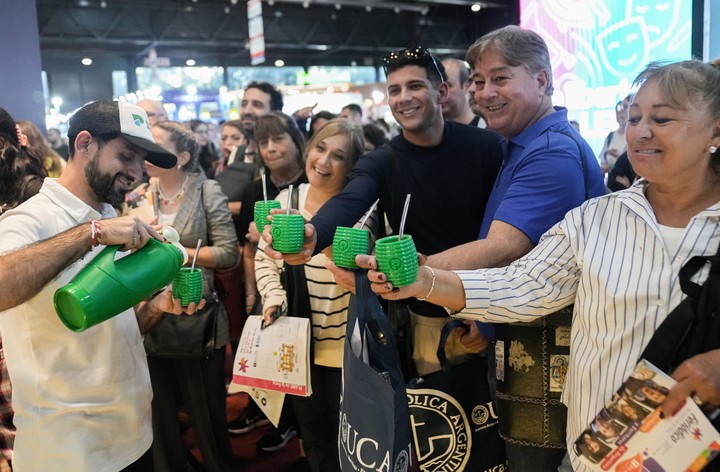 La mateada literaria, una de las actividades propuestas por el banco en la Feria del Libro.