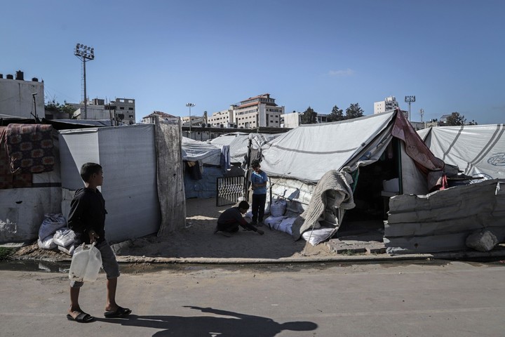 Palestinos desplazados por la guerra. Foto: Bloomberg 