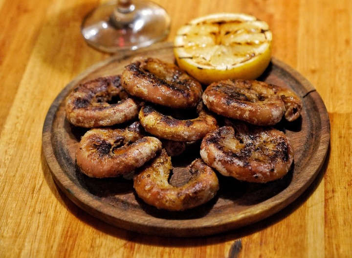Chinchulines, una de las achuras más difíciles de lograr a la parrilla.