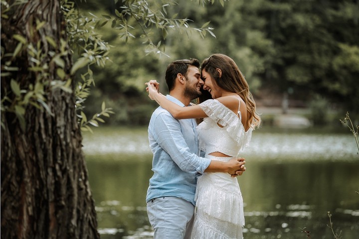 El peso del amor. Jóvenes o maduros, la tradición de la monogamia y el amor siguen como mayoría./Foto: Pixabay.