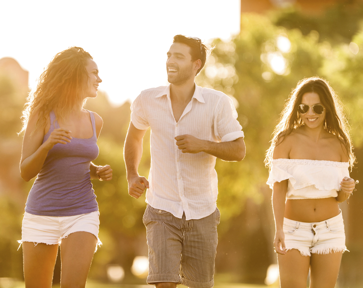 Las parejas abiertas se vuelven costumbre en este milenio./ iStock Photos.