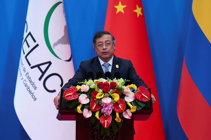 El presidente de Colombia Gustavo Petro durante su discurso en la inauguración del Foro China-CELAC Foto: (AP Photo/Andy Wong)