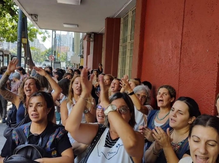 Son 3.000 docentes que trabajan en los cinco liceos militares de todo el país. Foto: Maxi Failla. 