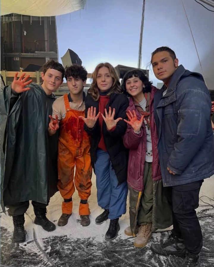 Acebo y sus compañeros de reparto, entre ellos Carla Peterson. Foto: gentileza Joaquín Acebo