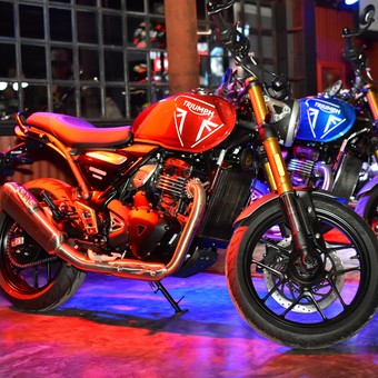 Triumph y un lanzamiento doble que promete revolucionar el mercado: Speed 400 y Scrambler 400X