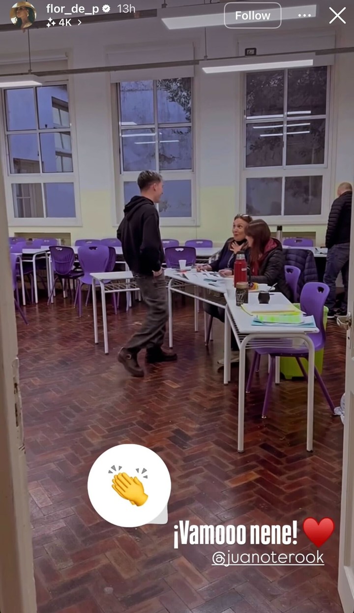 Flor lo esperó mientras hablaba con las autoridades de mesa. Foto: Instagram
