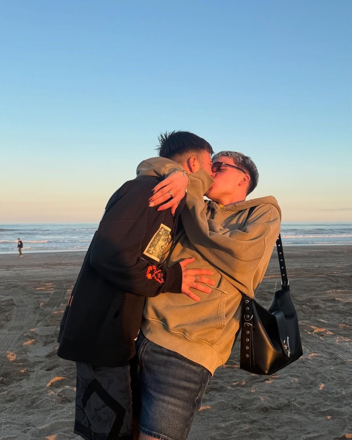 Juan Otero presentó a Mateo, su novio, en redes tras su viaje a Pinamar. | Foto: Instagram