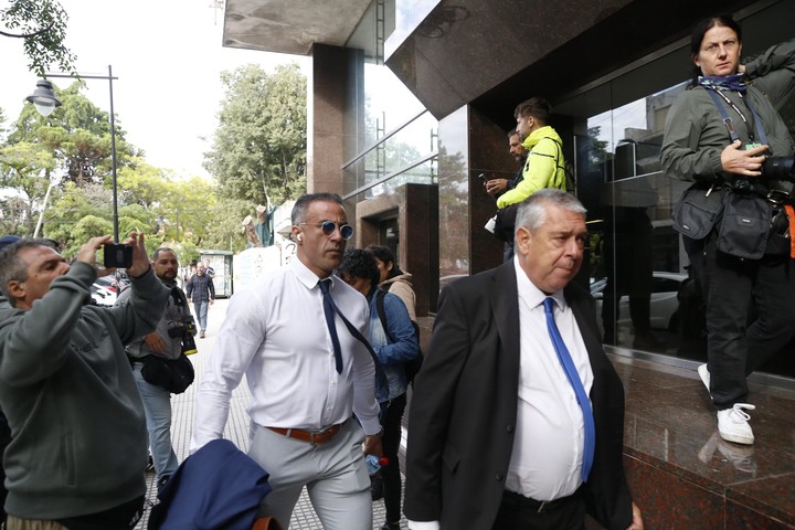 Leopoldo Luque con el abogado Julio Rivas. Foto Francisco Loureiro