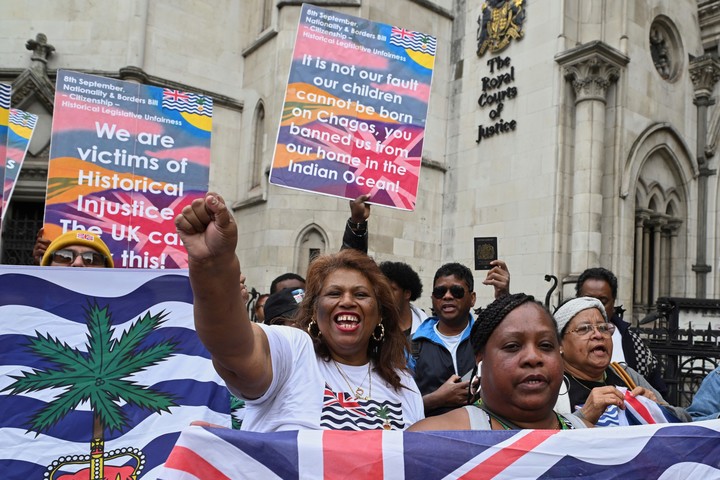 Manifestaciones a favor del acuerdo frente a la Corte en Londres. Foto: AP