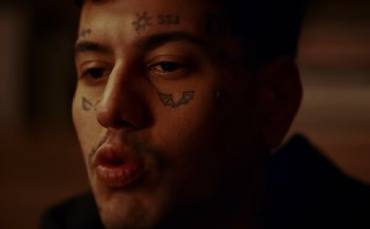 Duki tiene toda la cara tatuada. No es rock, pero es "tatoo". Foto:Captura video