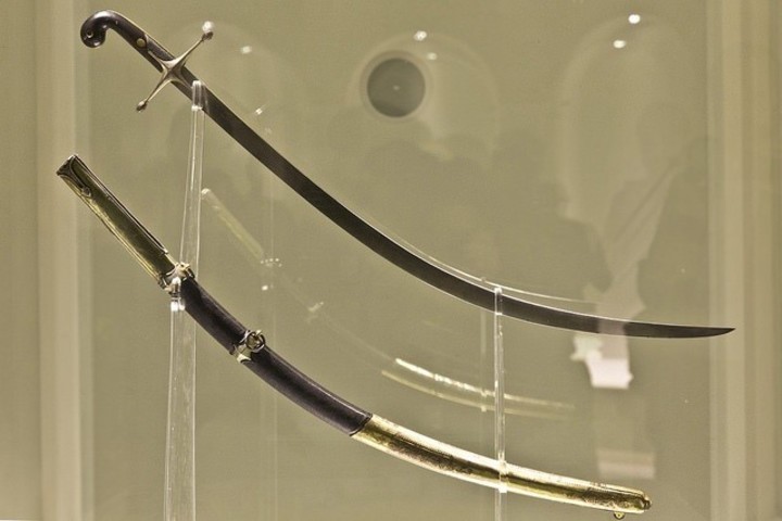 El sable corvo de San Martín se expone en el Museo Histórico Nacional. Foto: MHN.