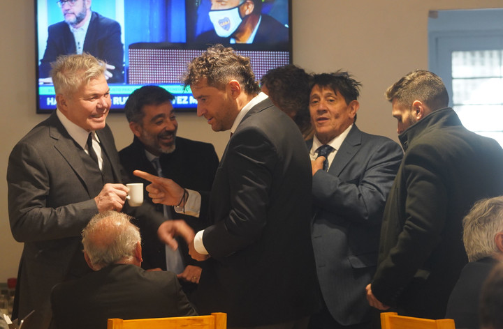Los abogados de las partes, junto al fiscal Patricio Ferrari. Foto Guillermo Rodríguez Adami.