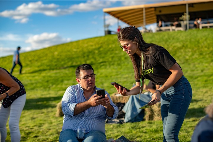 CalfPay, una billetera virtual que busca revolucionar la forma en que los ciudadanos de la región gestionan sus pagos y servicios. 