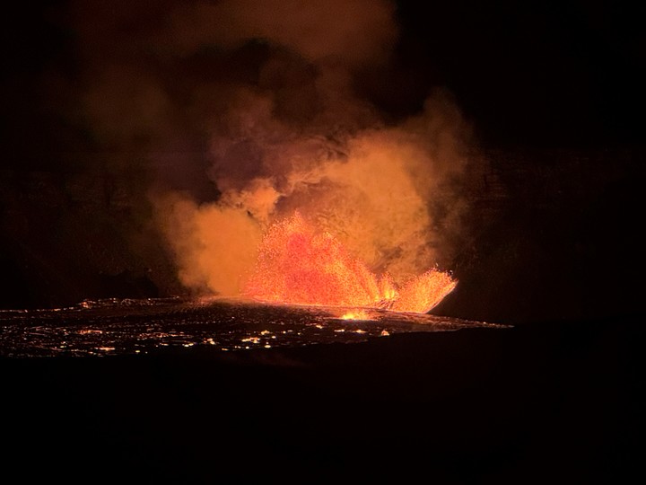 A qué temperatura está la lava de un volcán. Las lavas basálticas del volcán Kīlauea, en Hawaii, están a 1200 ºC./ Imagen: Servicio Geológico de EE.UU. (USGS). Volcán Kilauea. 