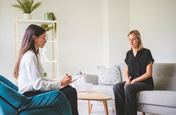 La terapia cognitivo conductual es la más recomendada para aprender a gestionar el dolor. Foto Shutterstock.