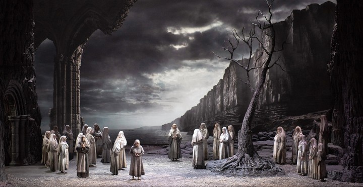 "Il Trittico" de Puccini tuvo una puesta de Pier Francesco Maestrini. Foto de prensa gentileza Arnaldo Colombaroli 