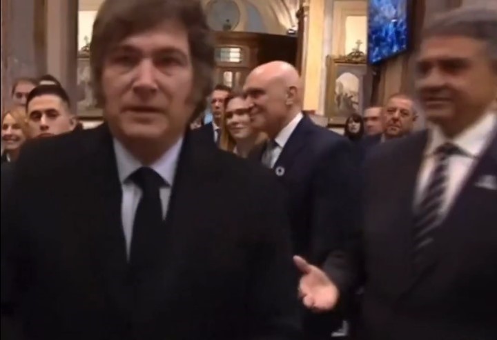 Desplante de Javier Milei a Jorge Macri en la Catedral. El impensado archienemigo.