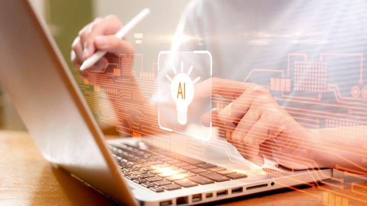 El curso es 100% online y flexible. Foto: Shutterstock.