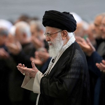 Escala la tensión con Irán: ahora amenazó al Gobierno con consecuencias "jurídicas" y "políticas" por el pedido de captura de su líder espiritual