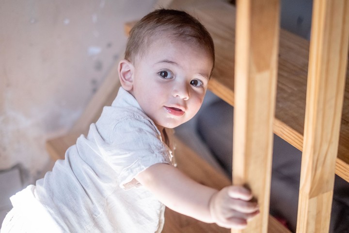El pequeño Álvaro volvió a sonreír y ya gatea. Foto Diego Izquierdo 
