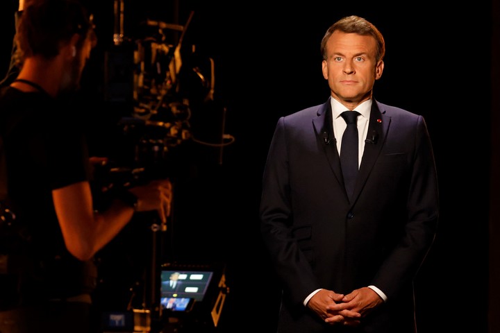 Emmanuel Macron consideró que "Rusia no se detendrá ahí si la dejamos hacer lo suyo" . Explicó que está "haciendo todo lo posible" con sus pares europeos. Foto EFE