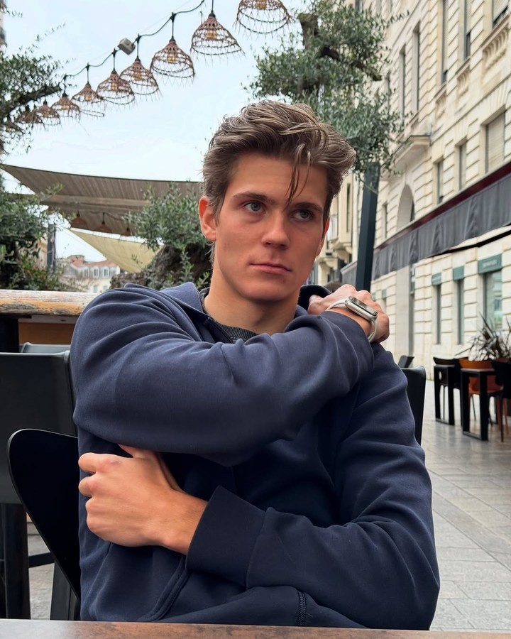 Rozentals cree que lo suspendieron por vender contenido en OnlyFans. Foto: Instagram/Kurts Adams Rozentals.