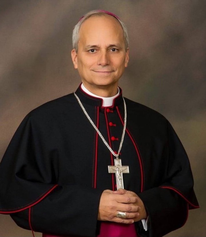 El antes cardenal Roberto Francisco Prevost Martínez es el nuevo papa León XIV.