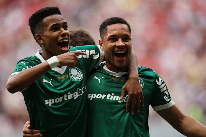 Vitor Roque y Estêvão llegan afilados al Mundial de Clubes. Foto: REUTERS / Adriano Machado.