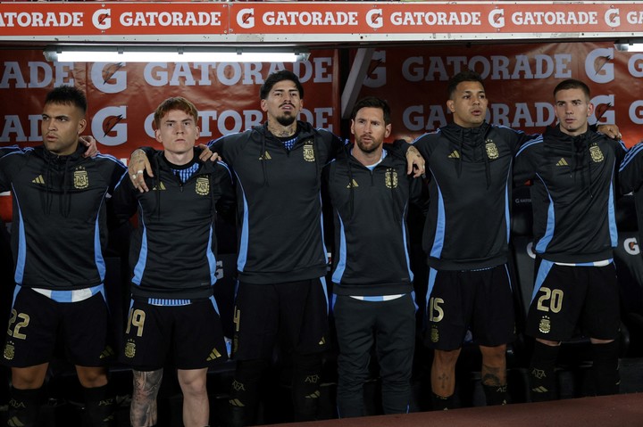 Argentina aplasta rivales en las Eliminatorias y se da el lujo de jugar sin Messi. Foto: REUTERS / Pablo Sanhueza.