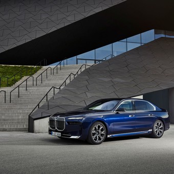 Después de 5 años BMW vuelve a ofrecer en Argentina su auto más lujoso: ¿A cuánto lo vende?