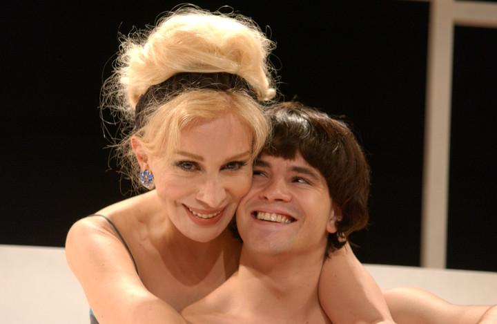 Nacha Guevera y Felipe Colombo, en "El graduado".