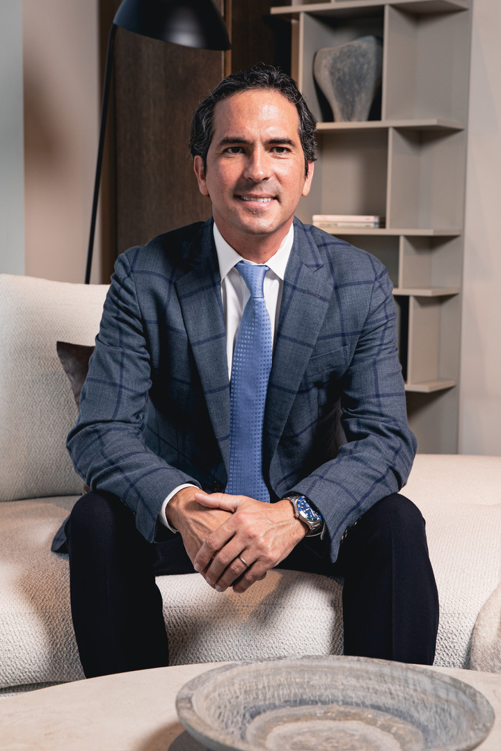 Juan Lucas Martín vive actualmente en California, Estados Unidos, junto a su esposa e hijo. 