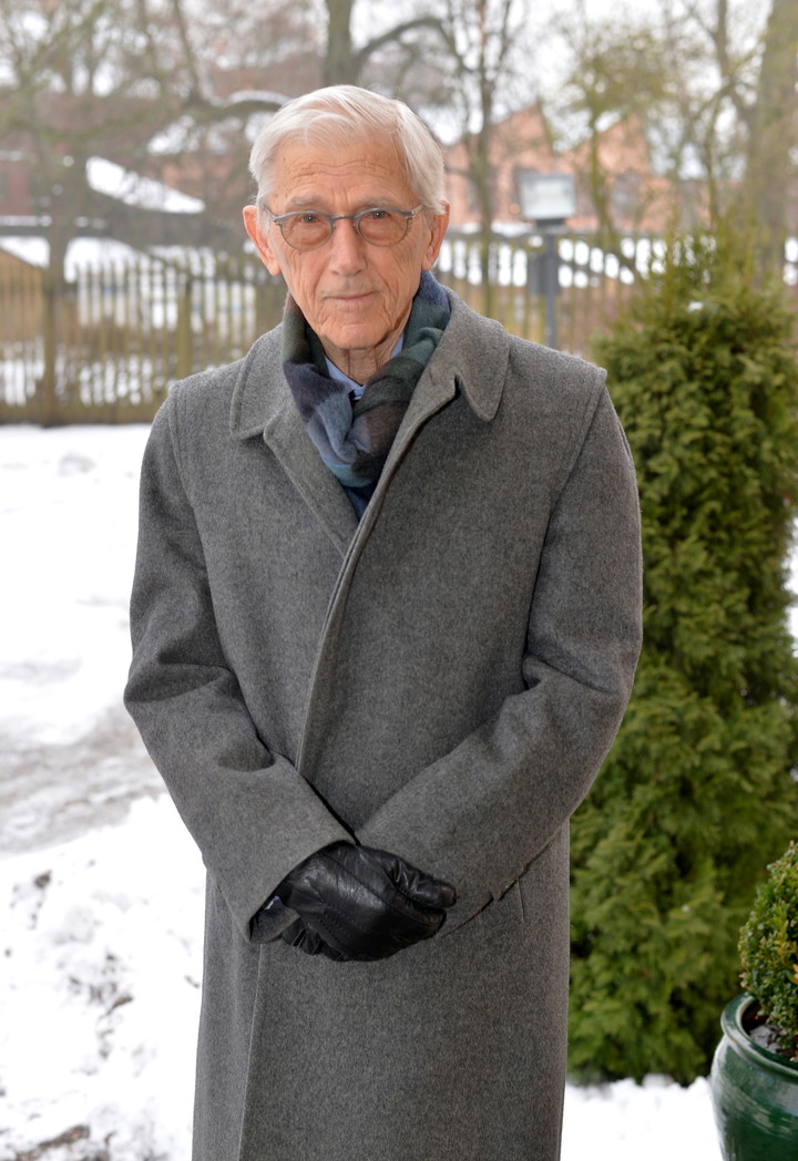 Theodor Kallifatides, escritor griego. Nota apertura de literatura Revista.