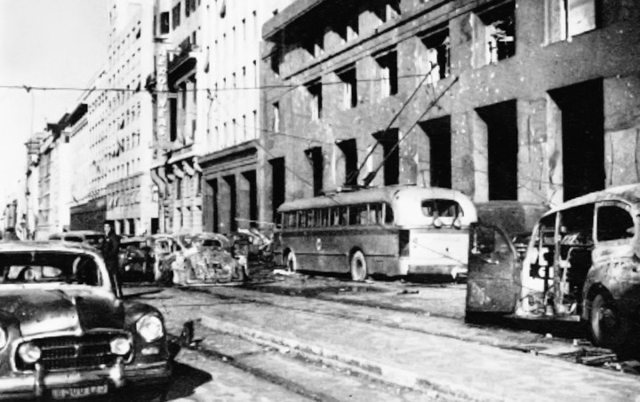 Sobre la Casa Rosada cayeron en total 129 bombas. Archivo Clarín.