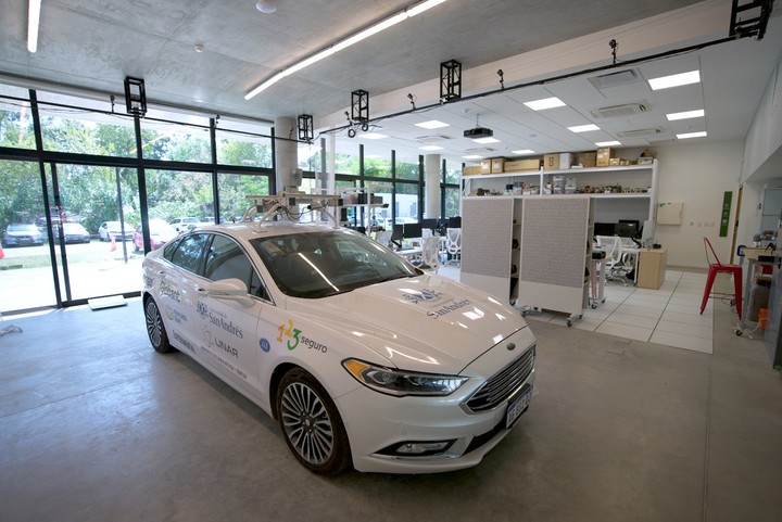 Los laboratorios son amplios y están en la planta baja para facilitar la movilidad. Foto gentileza UdeSA.