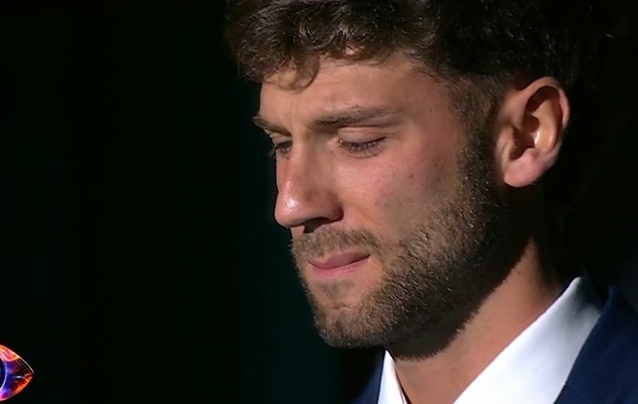 La emoción del ganador, mientras el "Big" lo despedía con el reconocimiento que su juego merecía.