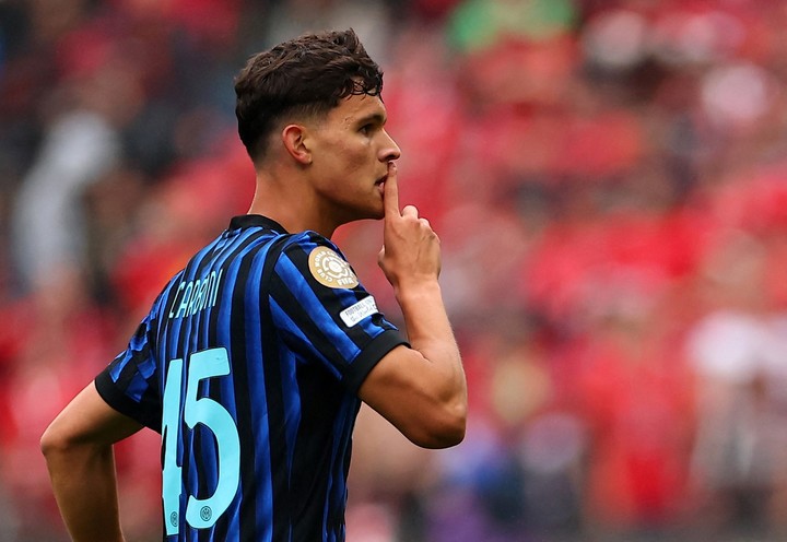 El joven Valetín Carboni anotó el gol agónico cn que Inter venció a Urawa Red Diamonds  en el Mundial de Clubes. Foto: REUTERS/Agustin Marcarian