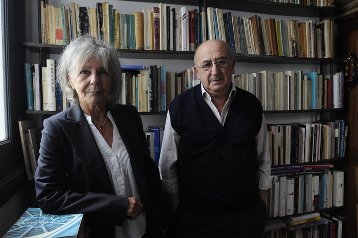 Beatriz Sarlo y Rafael Filippelli, el cineasta que fue su pareja. "La muerte del marido la hundió a Beatriz", dicen los vecinos.

Foto David Fernandez 
