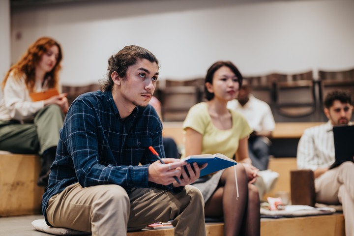 Delegar tareas que requieren un esfuerzo cognitivo podría tener un costo. Foto Shutterstock.