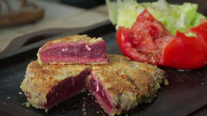 El punto de la carne de la milanesa de Francis Mallmann generó polémica.