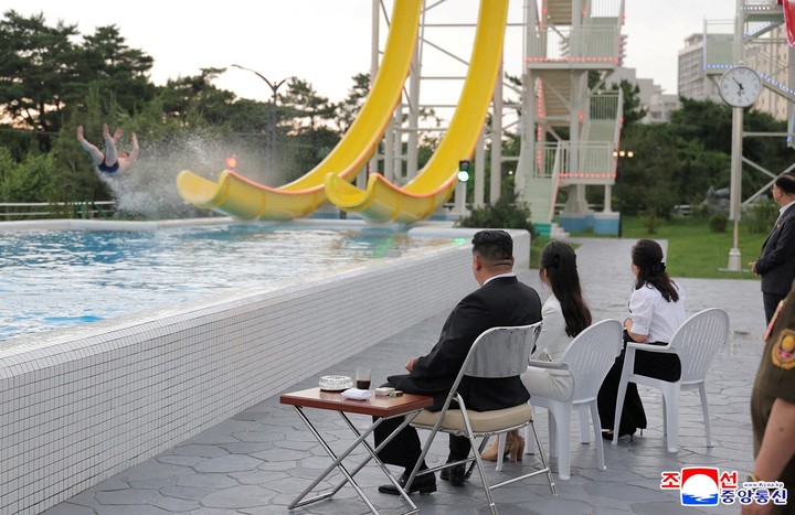 El parque acuático del resort bajo la observación de Kim. Foto: Reuters