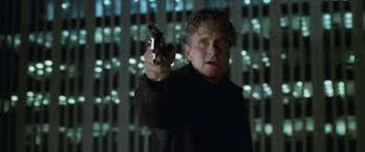 Michael Douglas en "Al filo de la muerte", de Fincher, con muchos puntos en común con "El juego del calamar".