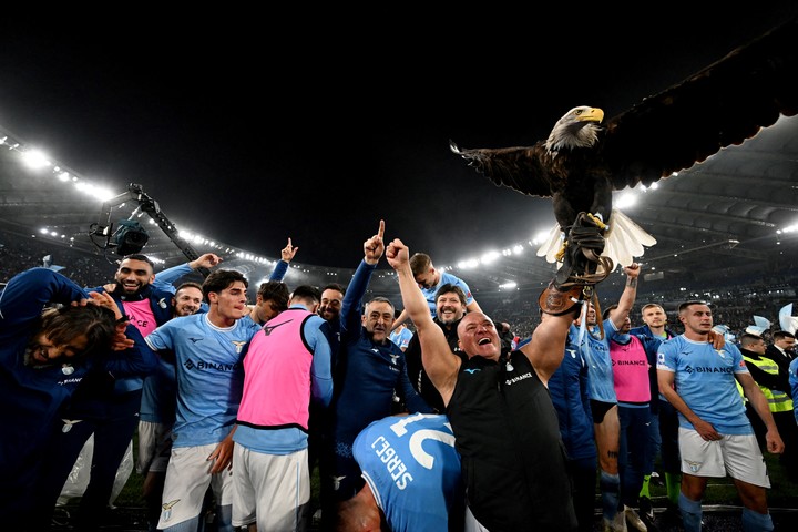 Luego del escandaloso despido, Lazio desalojó de su ciudad deportiva al ex adiestrador de la mascota del club y admirador de Mussolini. Reuter
