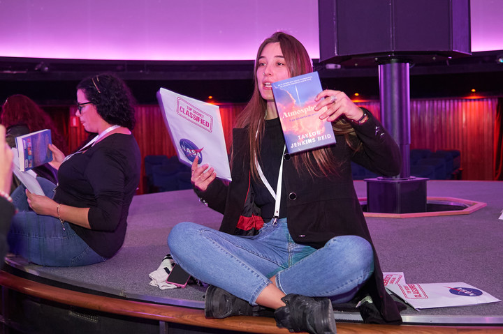 Una historia de amor Taylor Jenkins Reid presentada en el Planetario. Foto: Martín Bonetto.