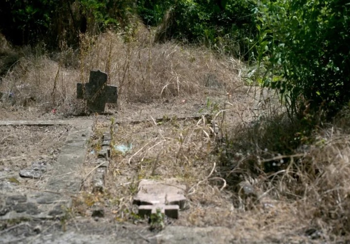 Lápidas del siglo XVIII en la parte más antigua del cementerio de Kisiljevo. Foto: OLIVER BUNIC/AFP/AFP