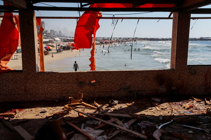 El café, en ruinas. Foto: Reuters