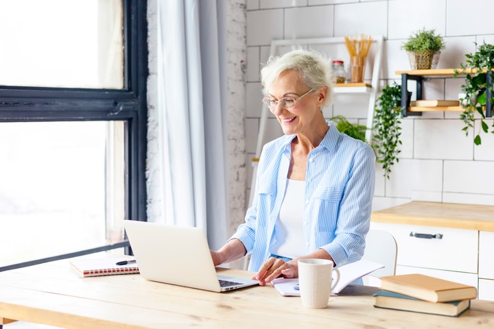 Al acercarse la edad jubilatoria es clave empezar a asesorarse. Foto: Shutterstock.