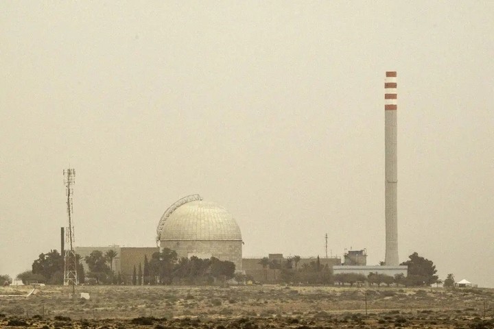 Parte de la central nuclear cerca de Dimona, Israel, en 2014. El lugar ha sido durante mucho tiempo un símbolo de fascinación y, para algunos, de ira por el programa de armas nucleares de Israel. Foto Jack Guez/Agence France-Presse.