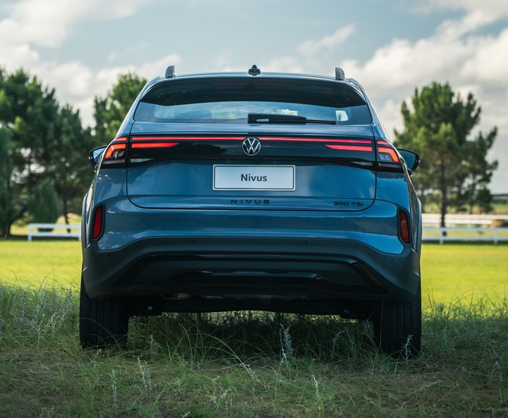 Las versiones más equipadas cuentan con diferentes sistemas de asistencia a la conducción (ADAS).
